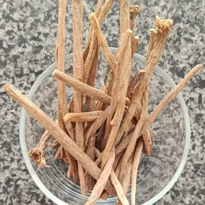 Dried Akarkara root (Aqarqarha) — عقرقرحا